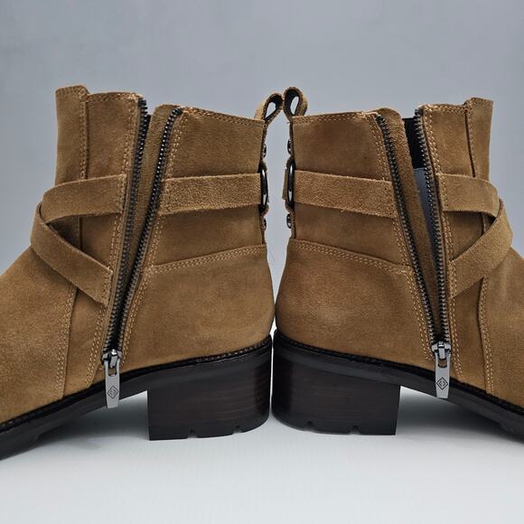 NEW Donald Pliner Savvy Ankle Bootie Womens 11 Tan Suede Chelsea Lug Sole Fall - Picture 4 of 14